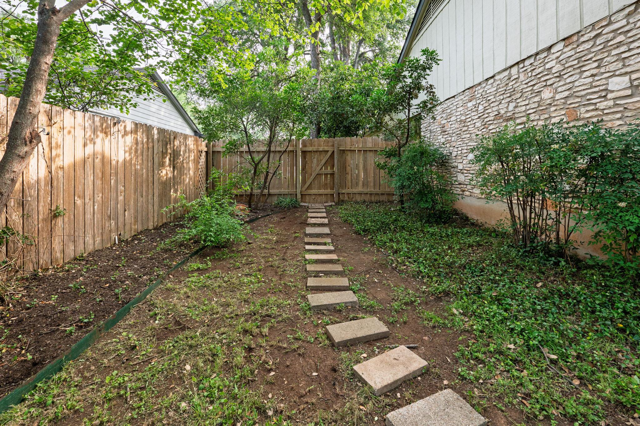 4506 Oak Creek Dr, Austin, TX 78727