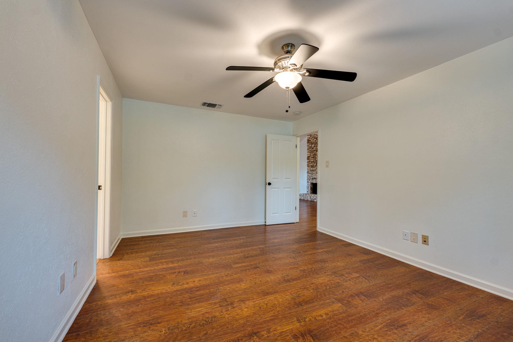 4506 Oak Creek Dr, Austin, TX 78727