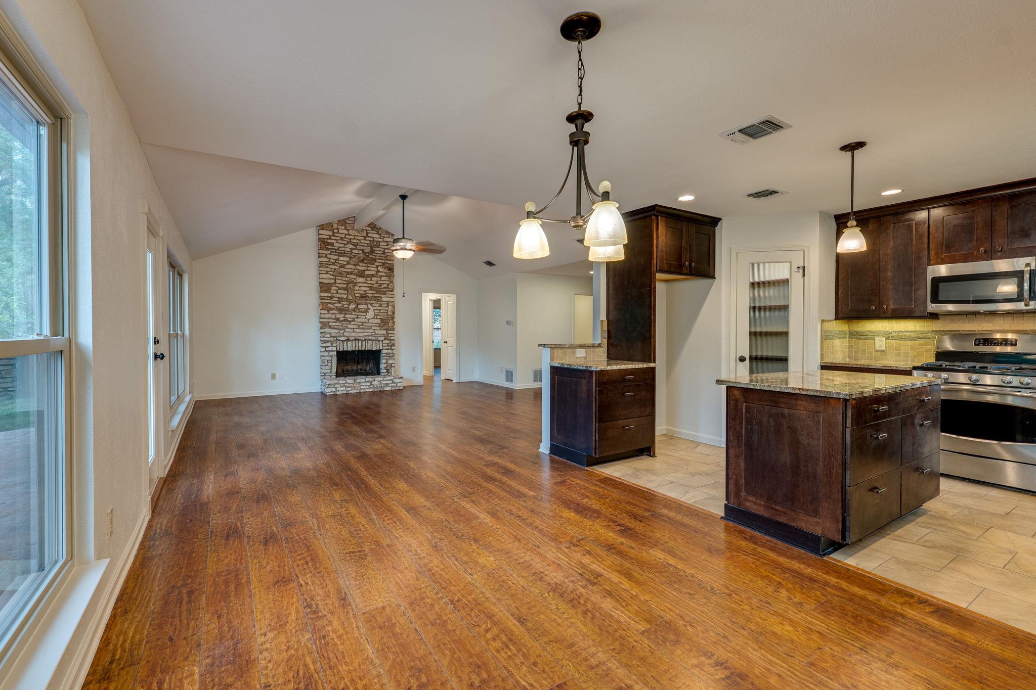 4506 Oak Creek Dr, Austin, TX 78727