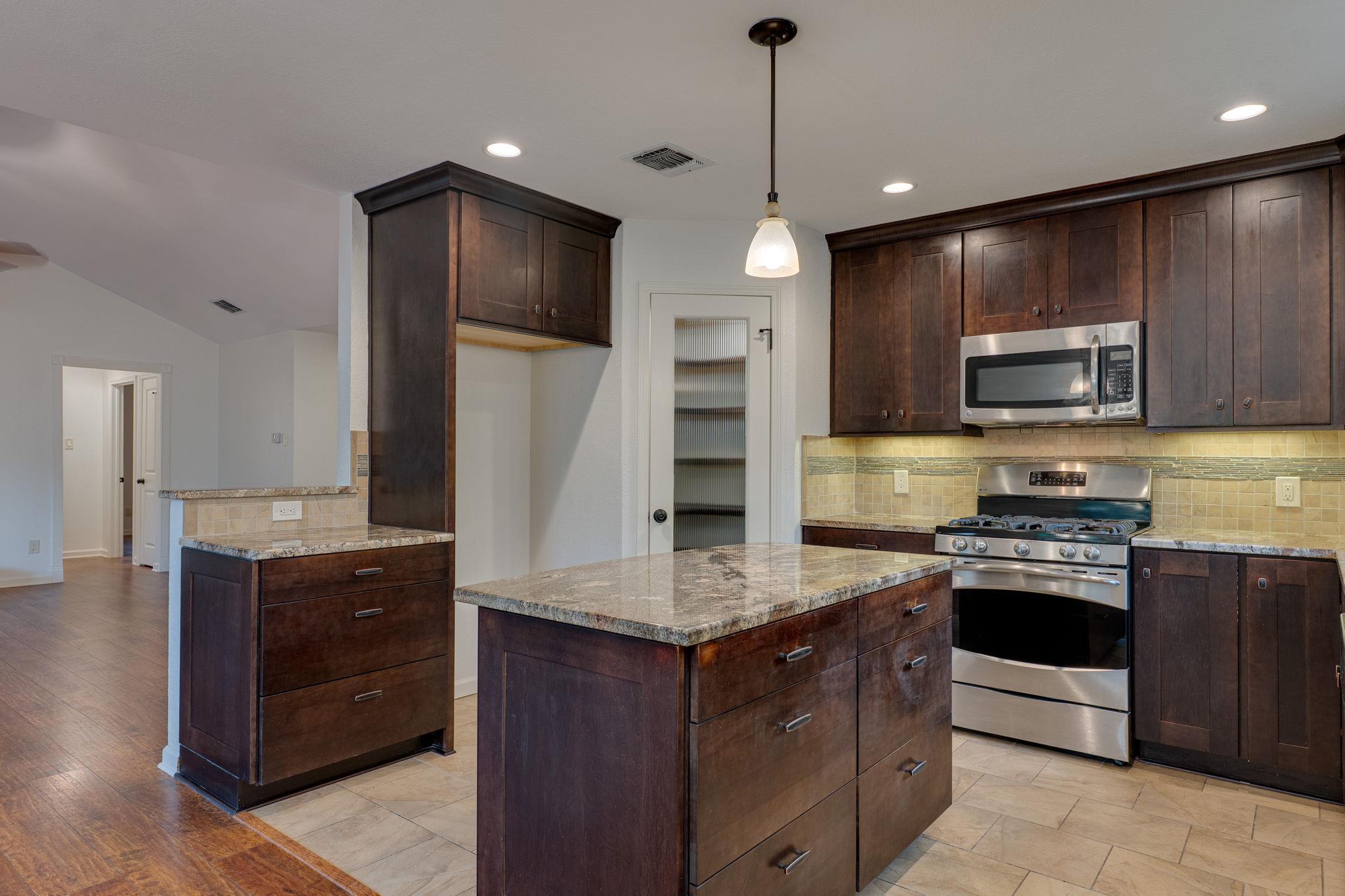4506 Oak Creek Dr, Austin, TX 78727