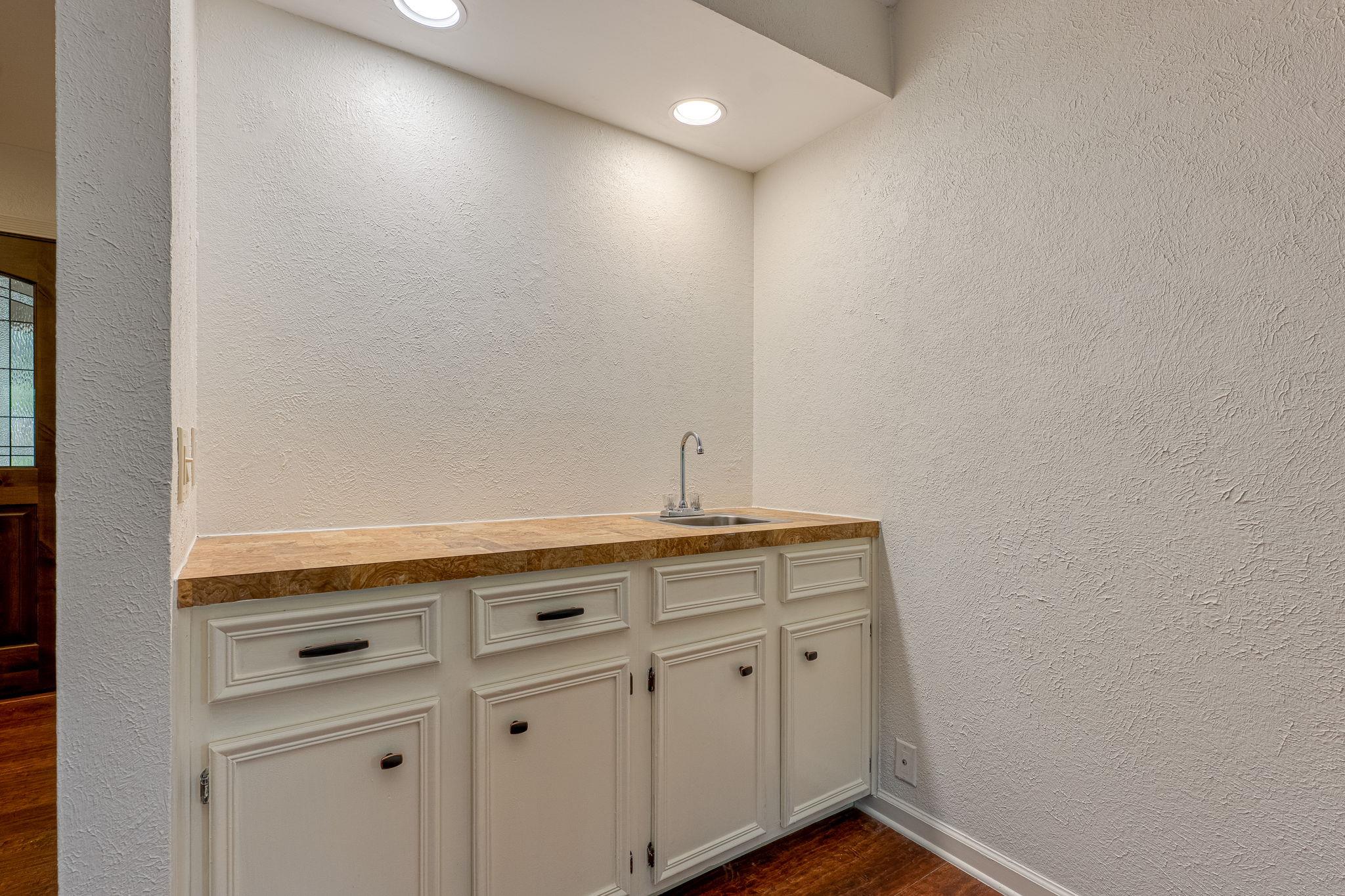 4506 Oak Creek Dr, Austin, TX 78727