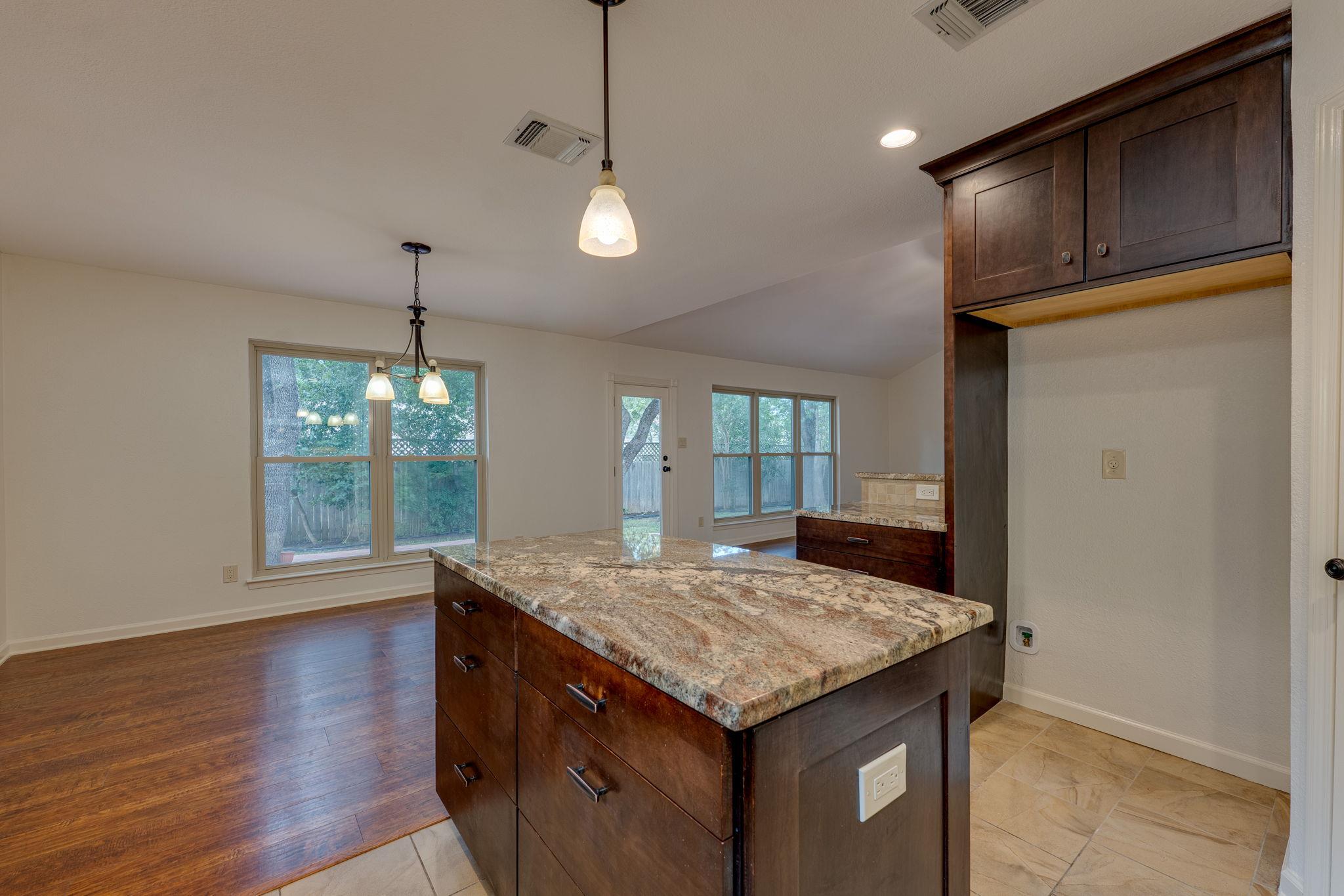 4506 Oak Creek Dr, Austin, TX 78727