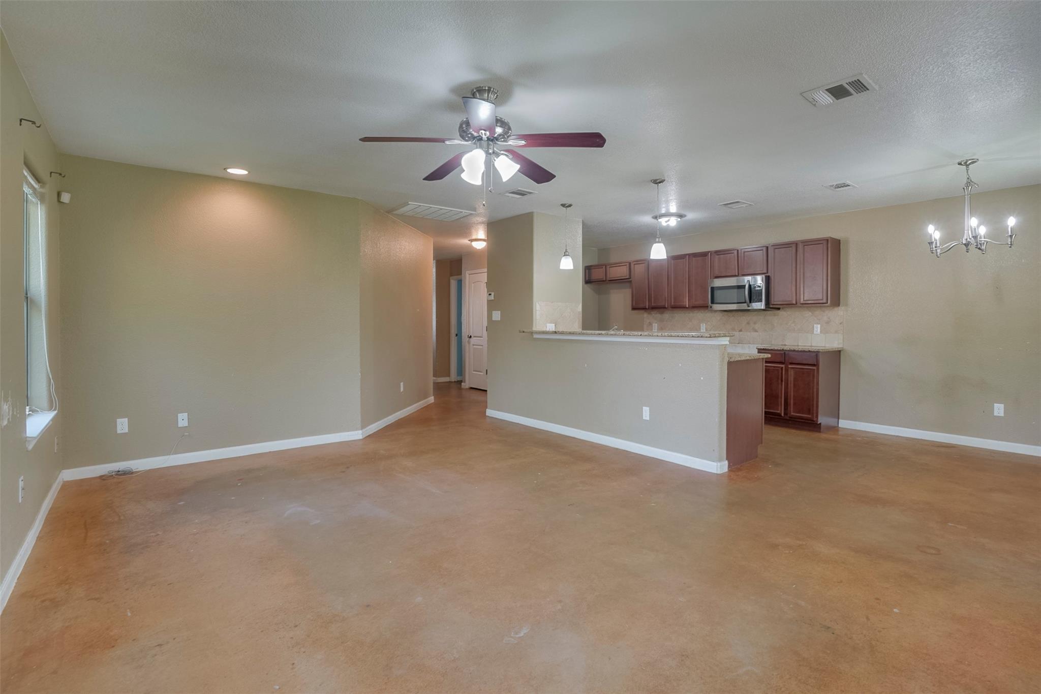 324 Kaanapali Ln, Bastrop, TX 78602