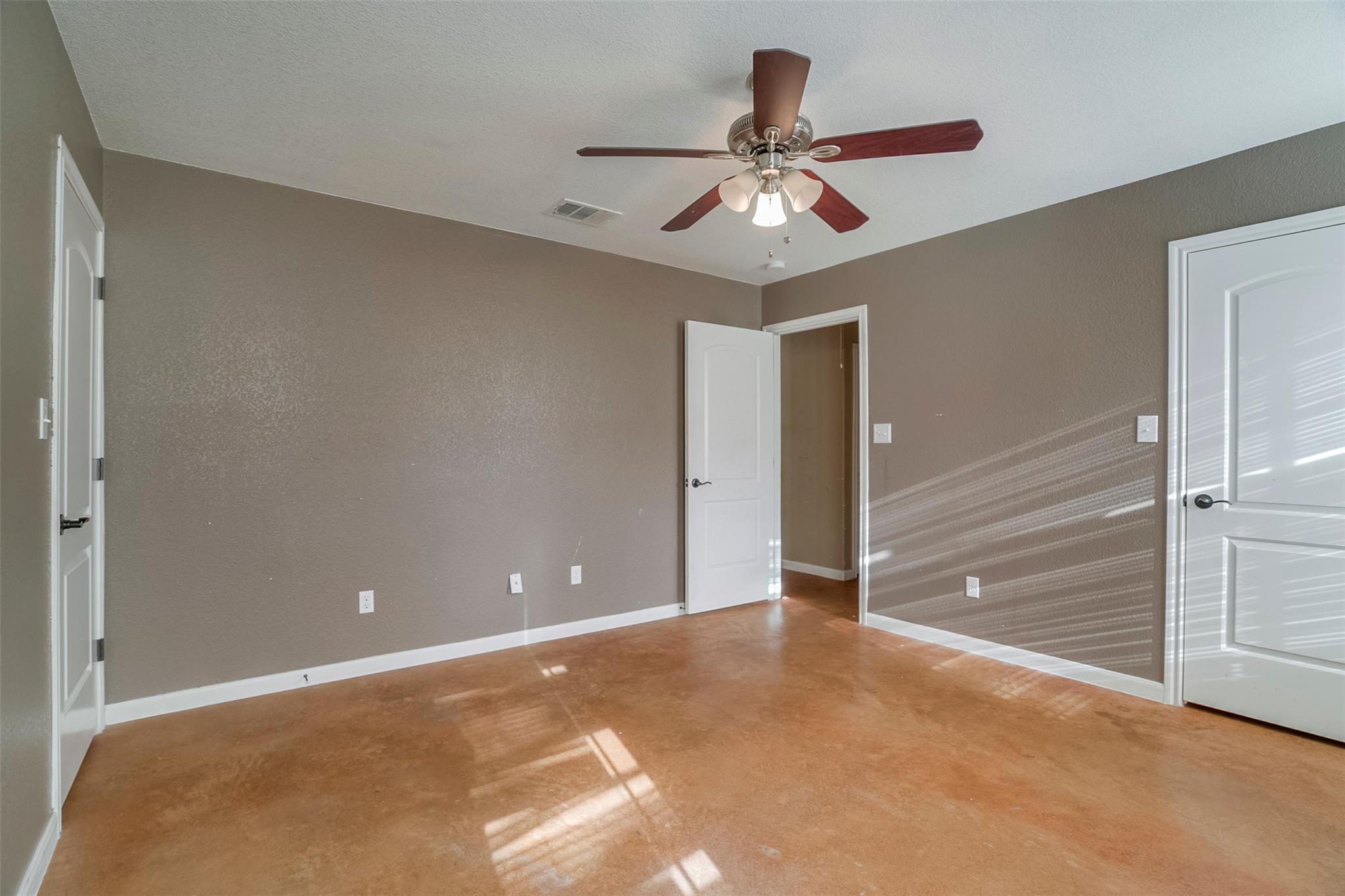 324 Kaanapali Ln, Bastrop, TX 78602