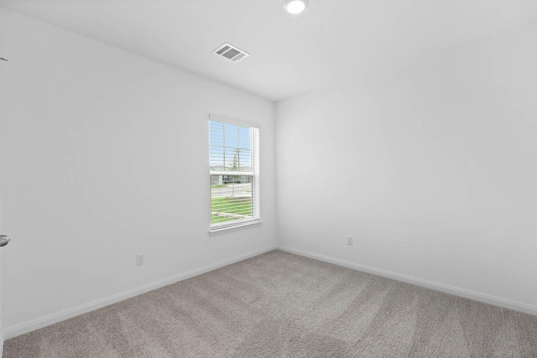 125 Paradise Canyon Dr, Jarrell, TX 76537