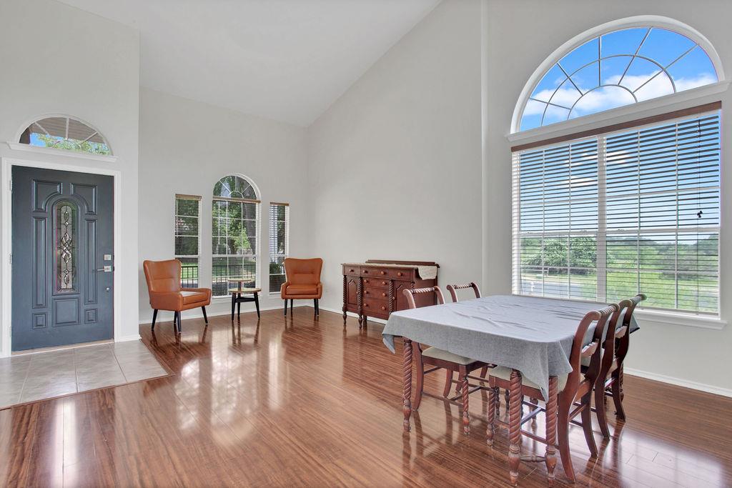 10720 Finsbury Dr, Austin, TX 78748