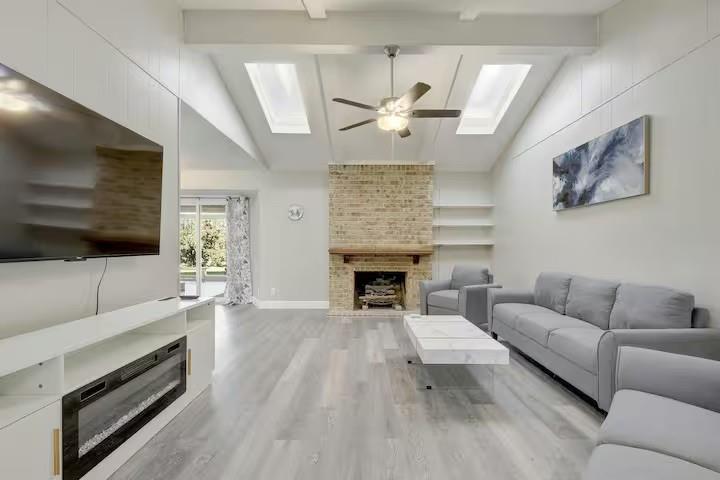 2700 Kerrybrook Ln, Austin, TX 78757