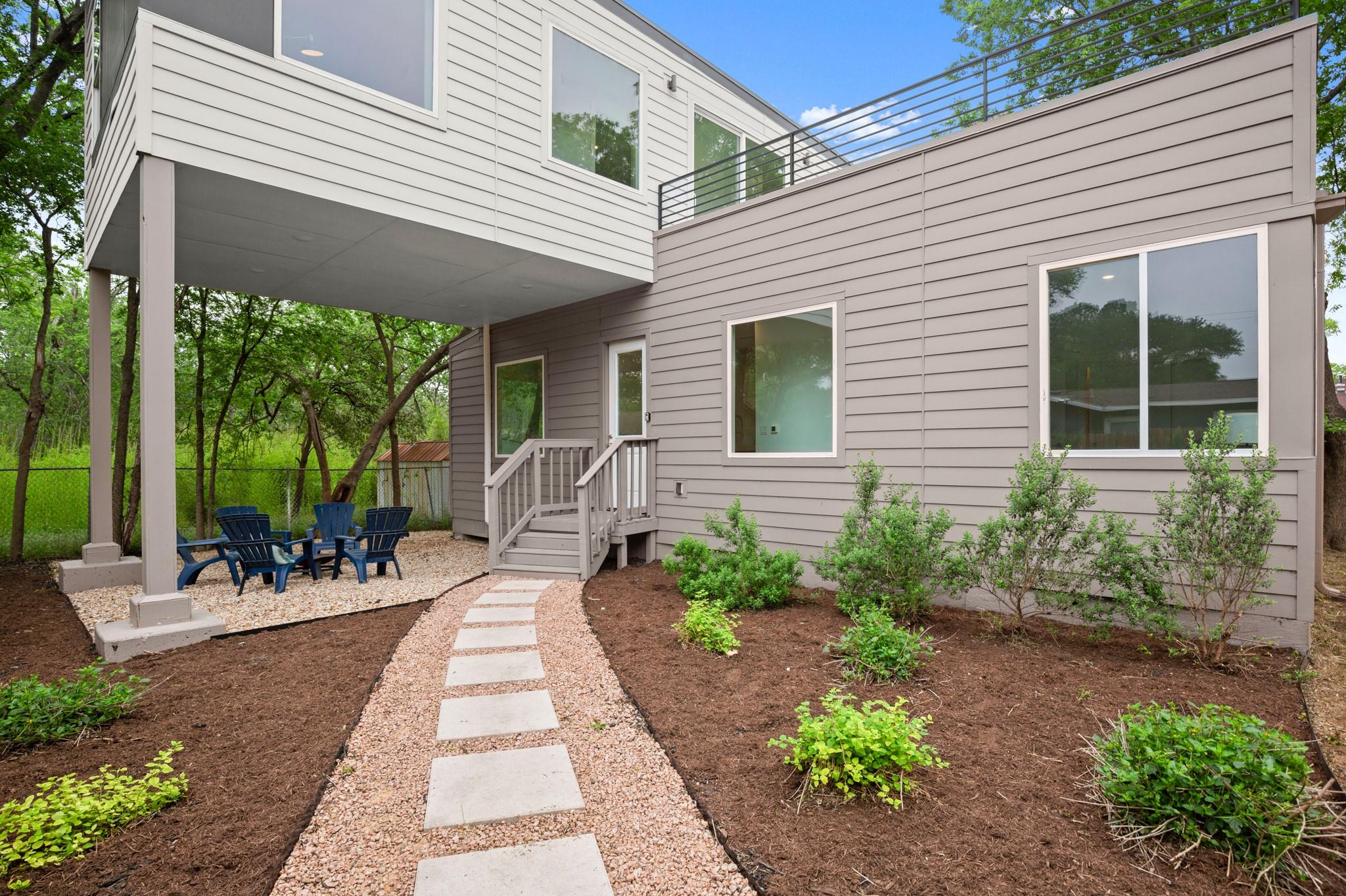 403 MIDDLE Ln # B, Austin, TX 78753