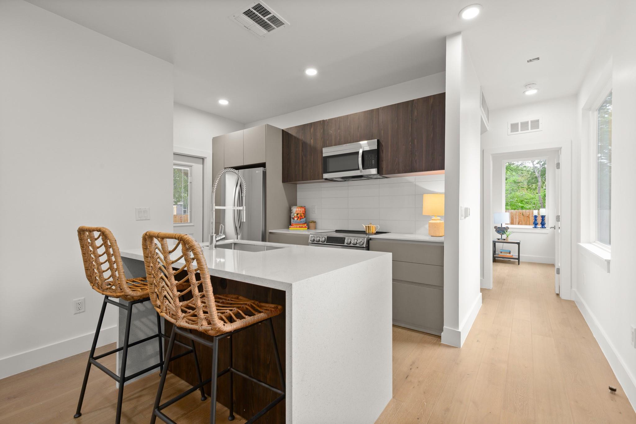 403 MIDDLE Ln # B, Austin, TX 78753