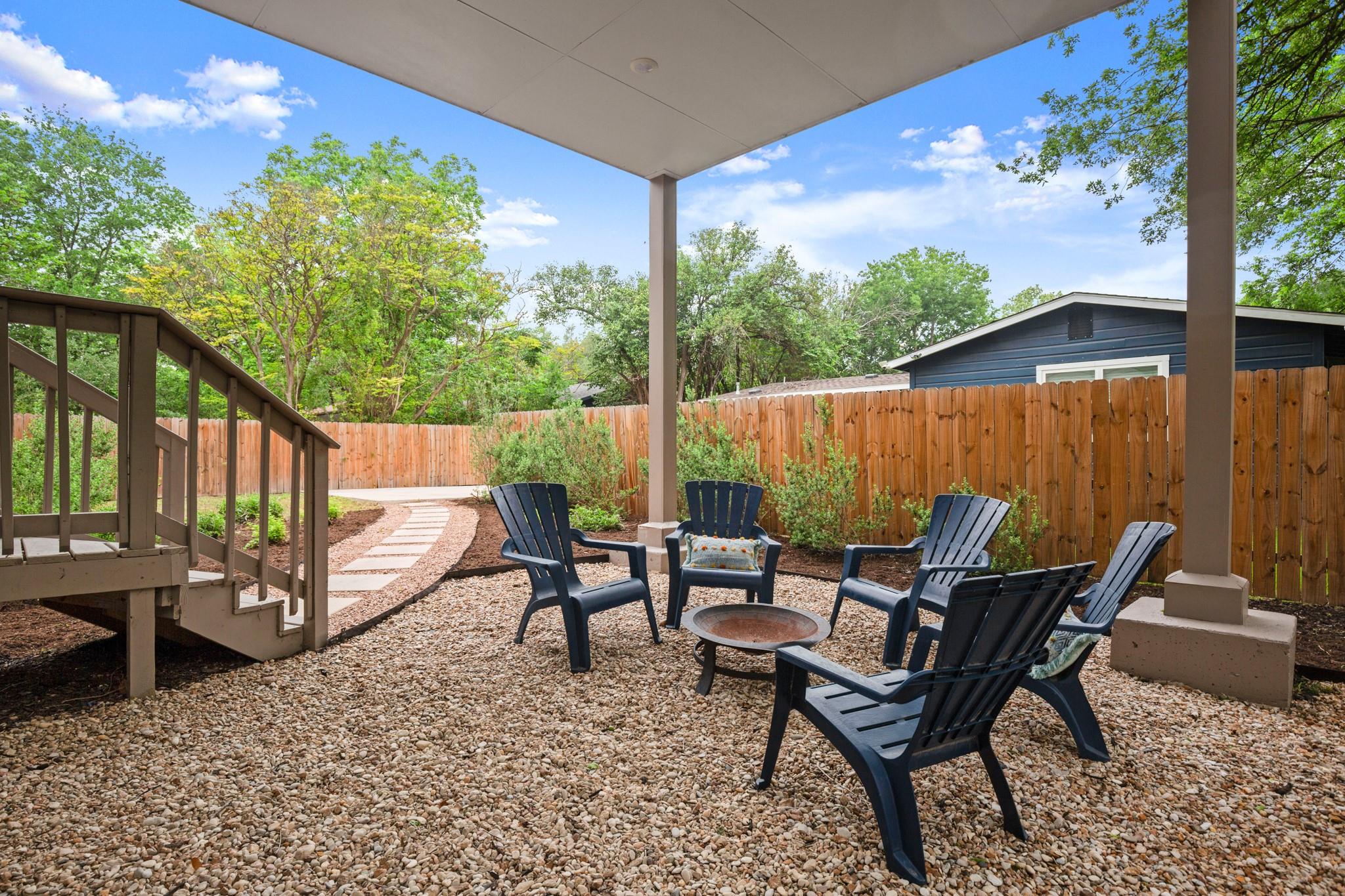 403 MIDDLE Ln # B, Austin, TX 78753