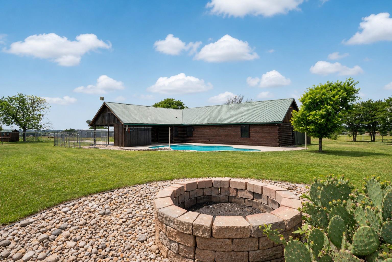 800 County Road 126, Georgetown, TX 78626