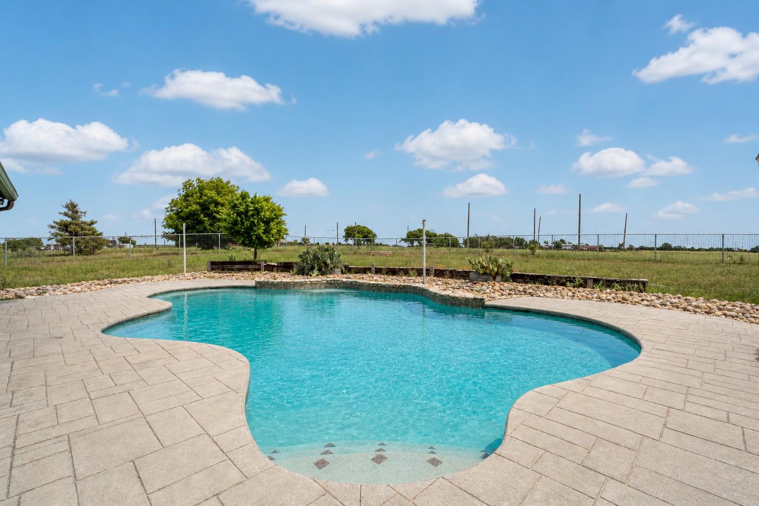 800 County Road 126, Georgetown, TX 78626