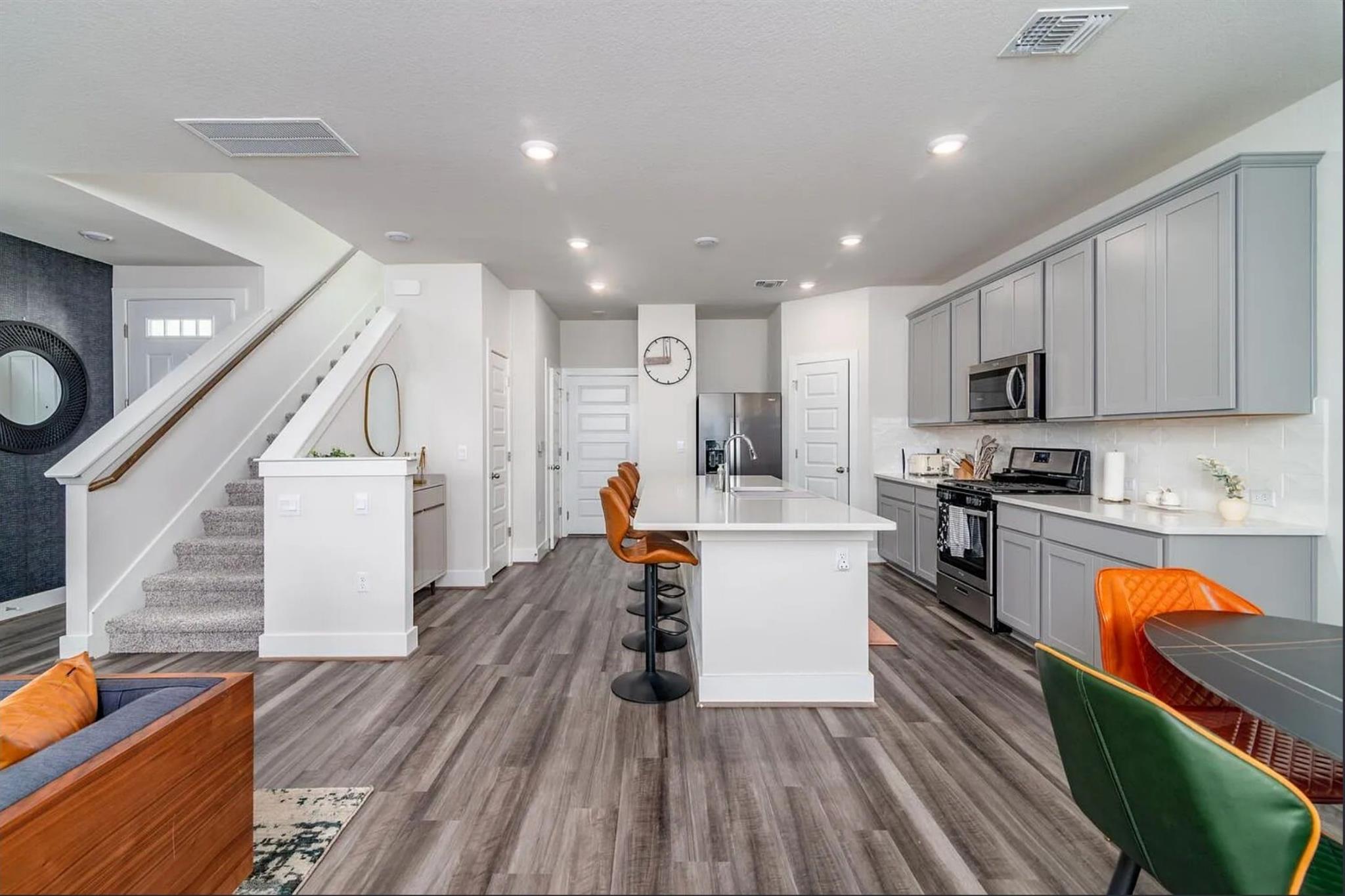 7501 Travertine Spring Dr, Austin, TX 78744