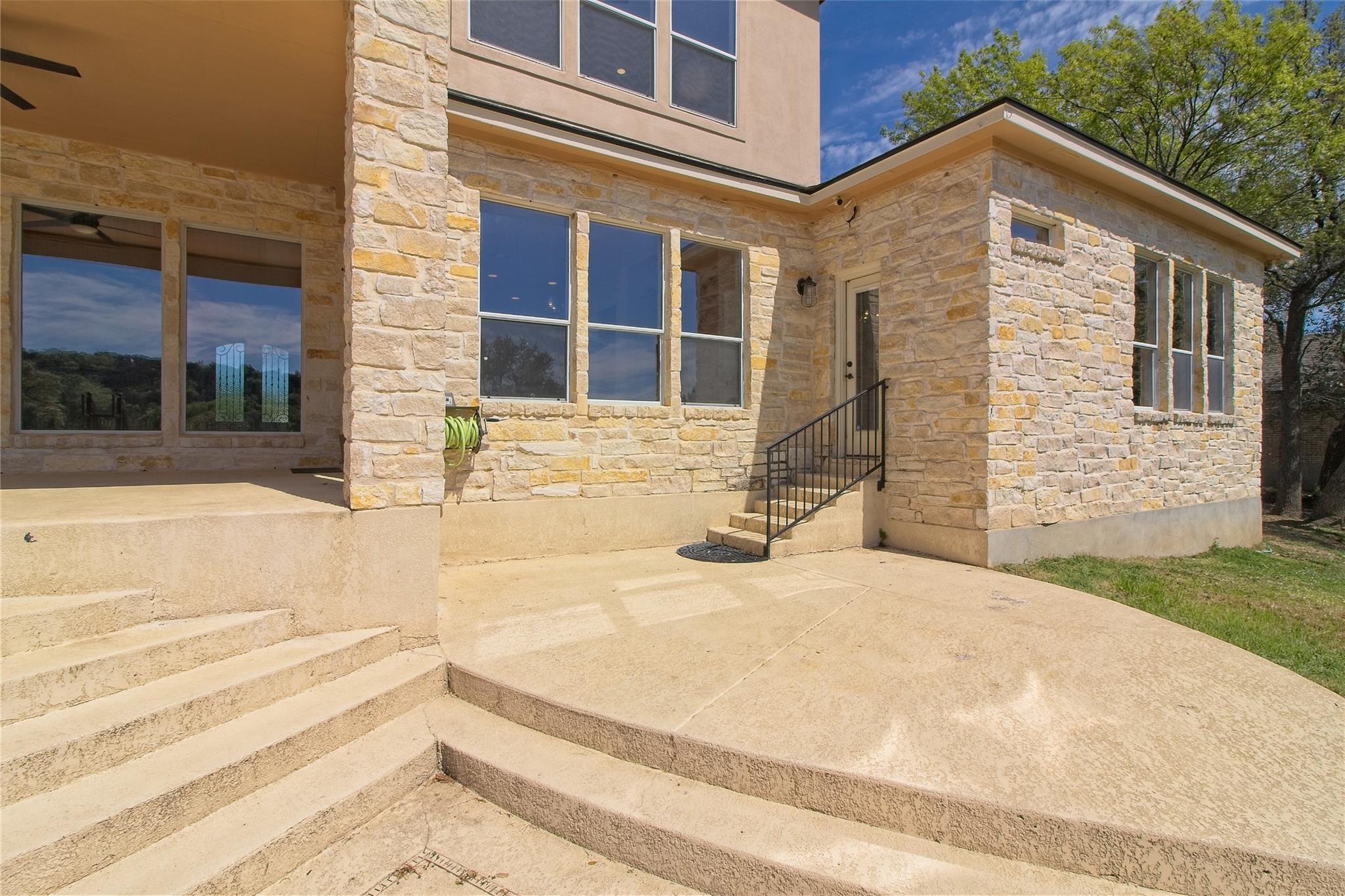 125 Waterford Ln, Georgetown, TX 78628