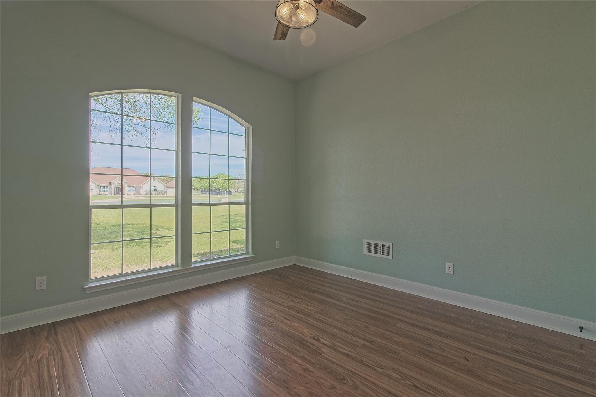 125 Waterford Ln, Georgetown, TX 78628