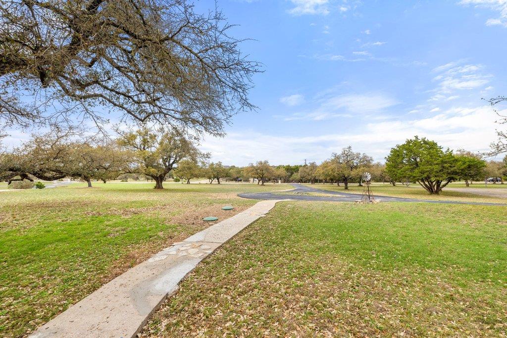 911 Oak Meadow Dr, Dripping Springs, TX 78620