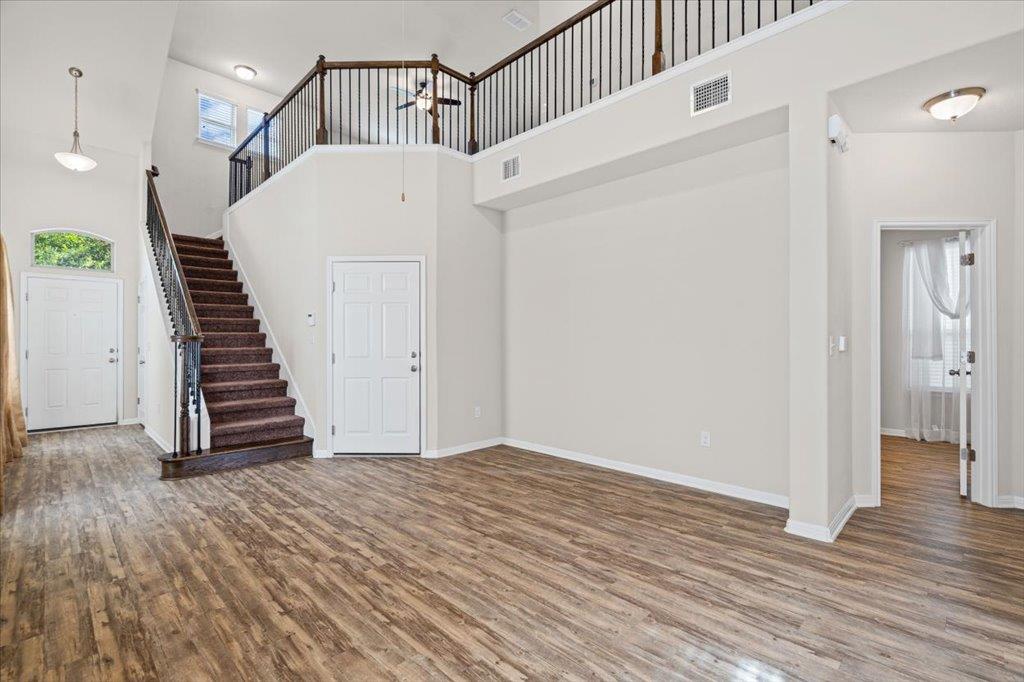 9703 Sunny Swan Ct, Austin, TX 78748