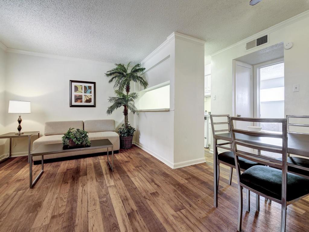 4553 Guadalupe St # 1B, Austin, TX 78751