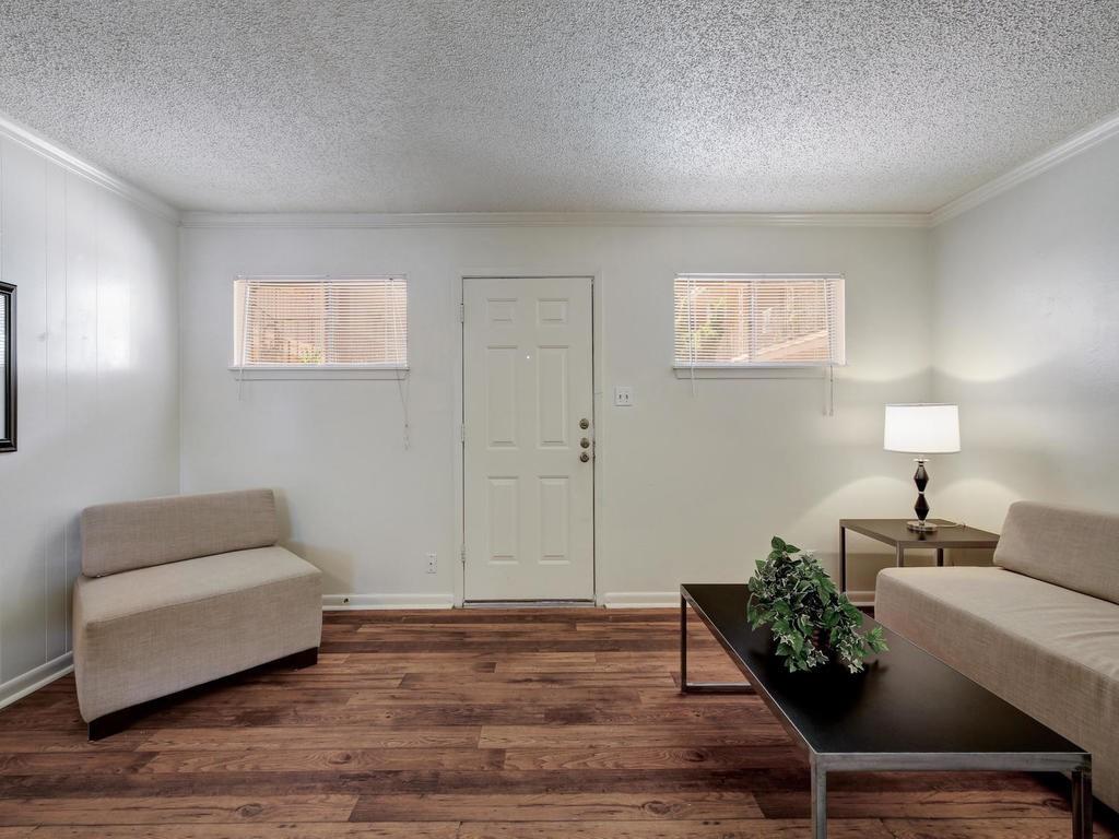 4553 Guadalupe St # 1B, Austin, TX 78751