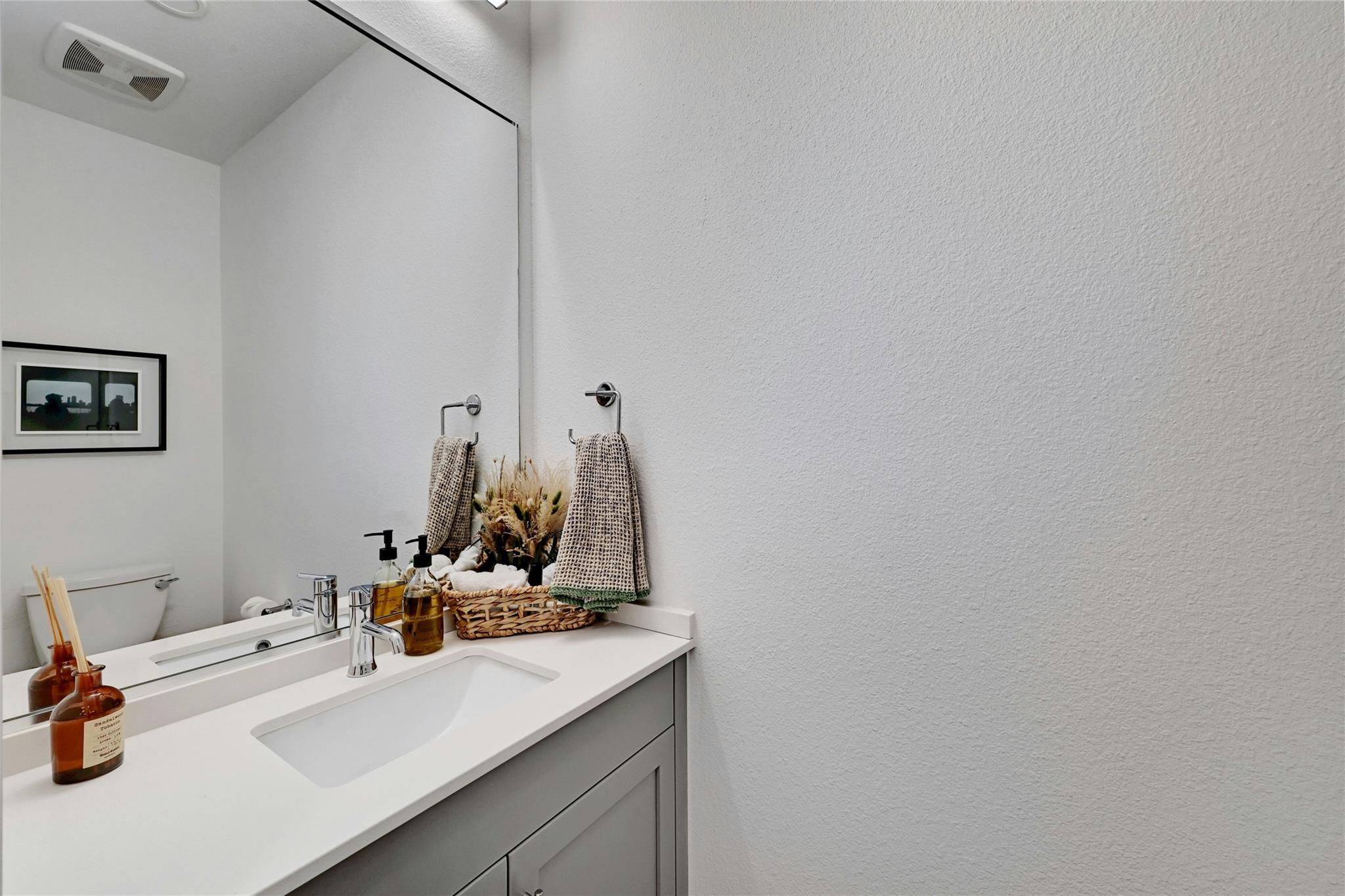 1600 S 1st St # 301, Austin, TX 78704