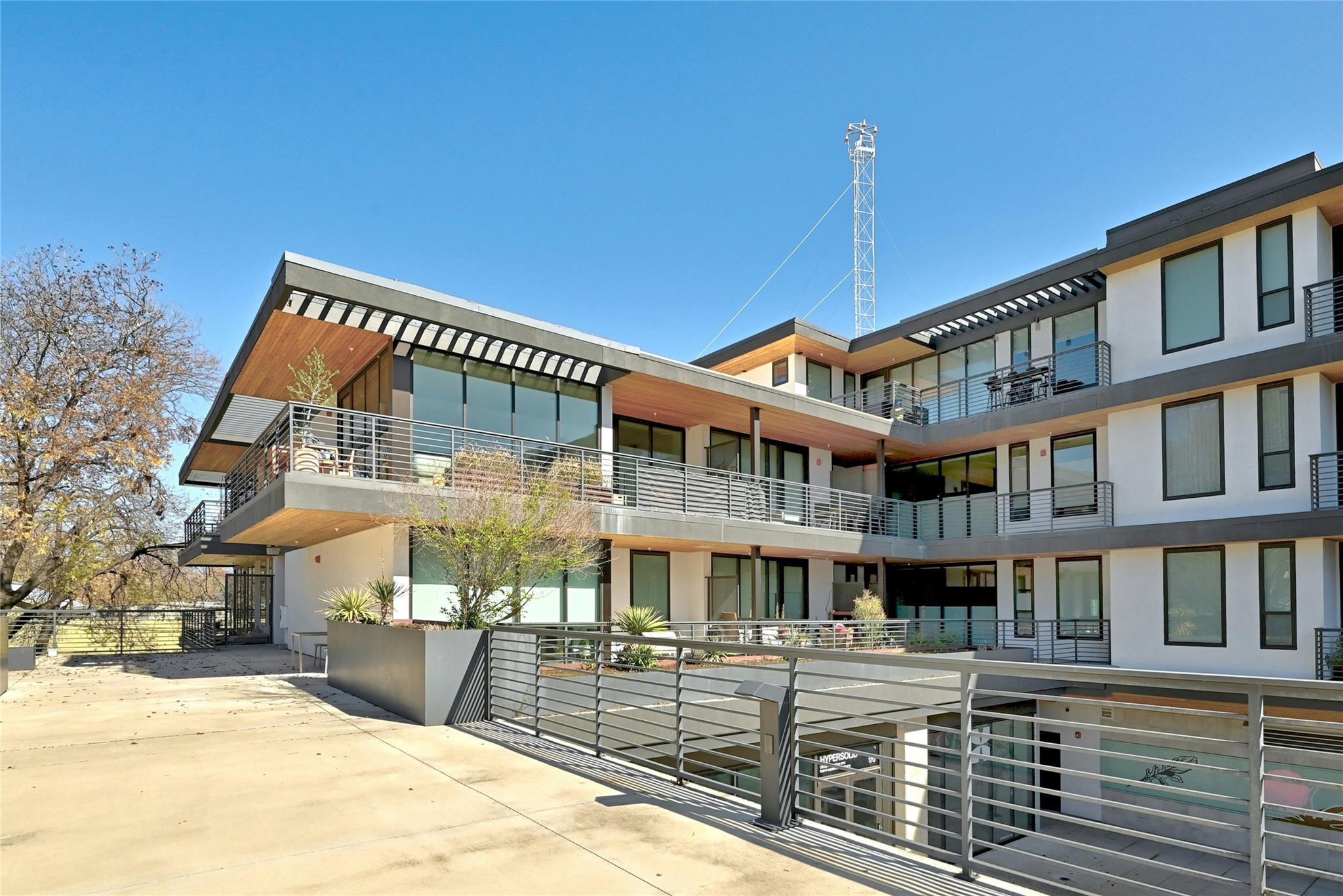 1600 S 1st St # 301, Austin, TX 78704