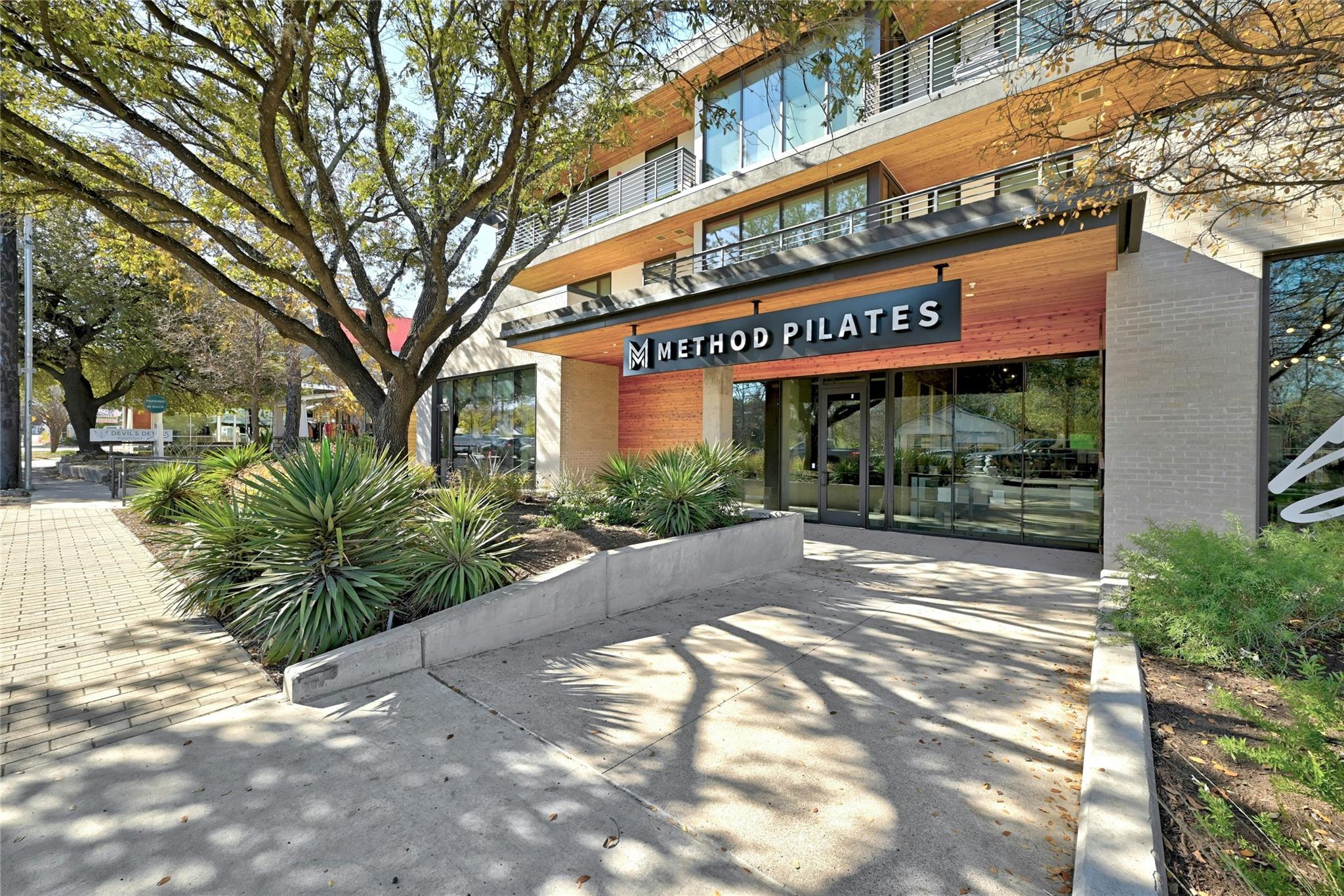 1600 S 1st St # 301, Austin, TX 78704