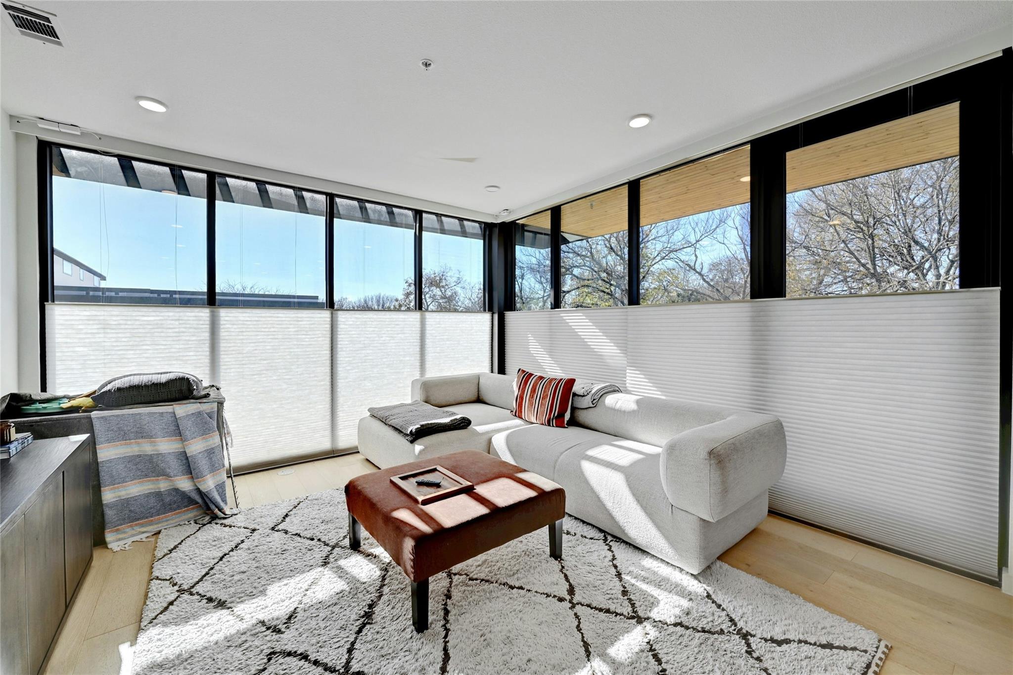 1600 S 1st St # 301, Austin, TX 78704
