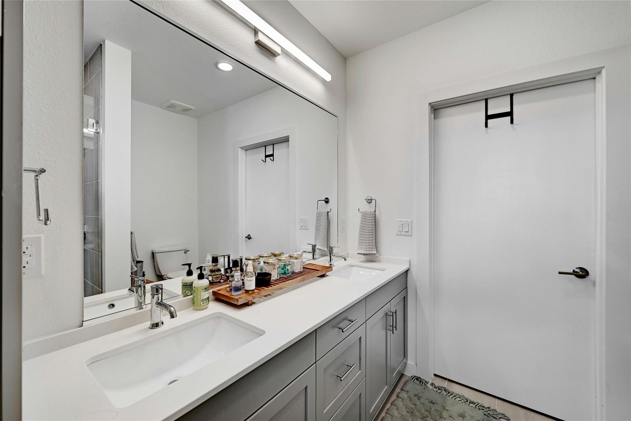 1600 S 1st St # 301, Austin, TX 78704