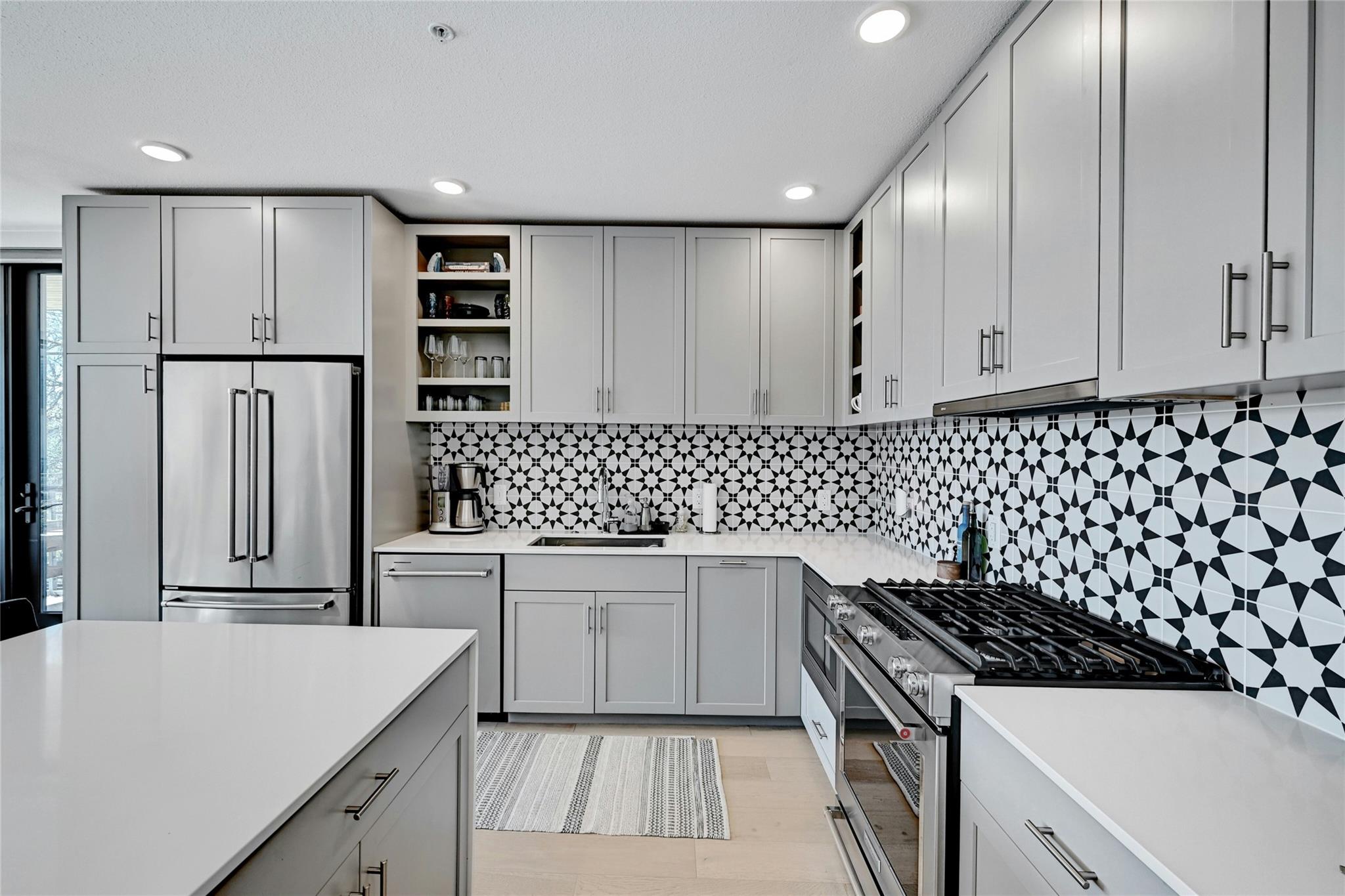 1600 S 1st St # 301, Austin, TX 78704