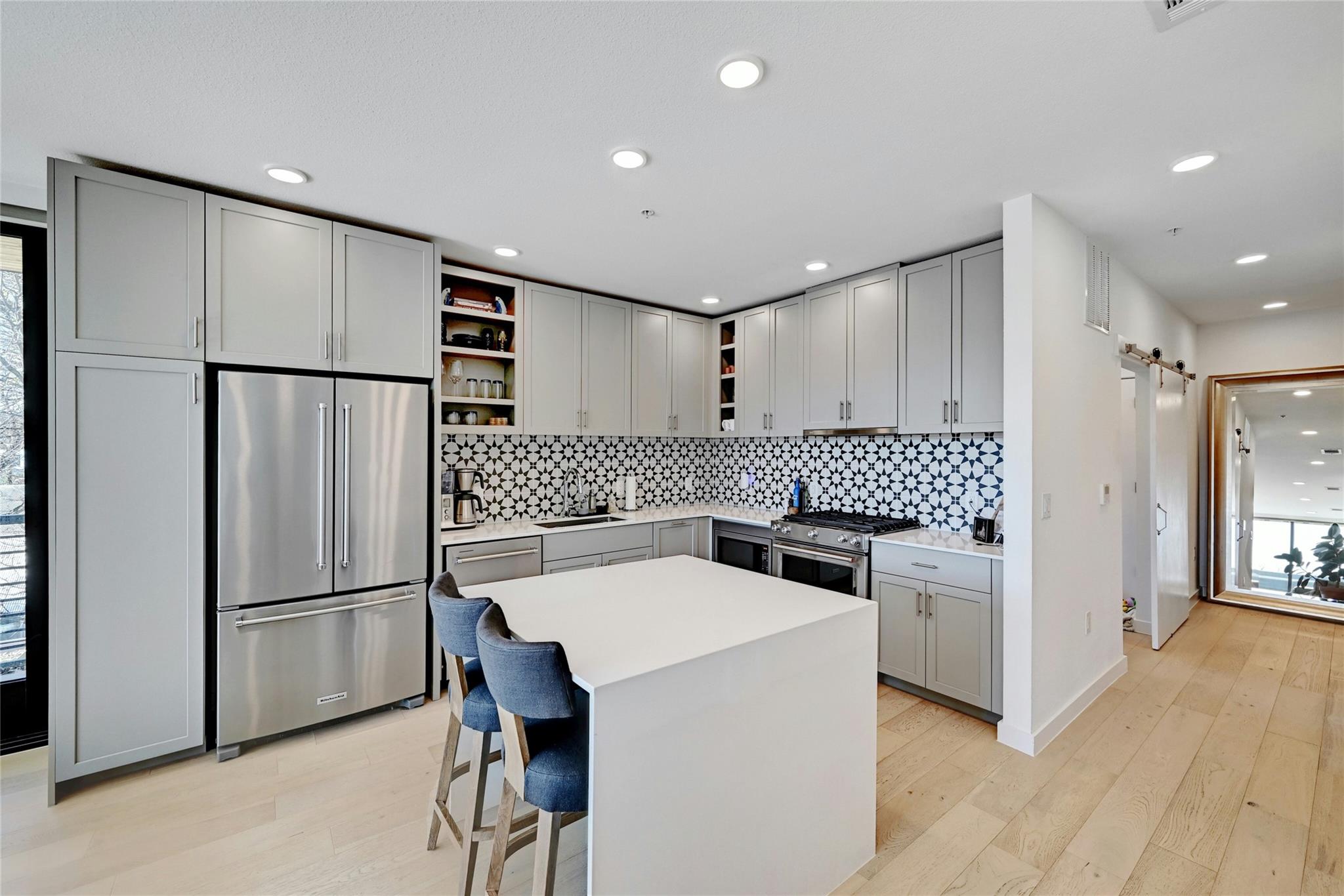 1600 S 1st St # 301, Austin, TX 78704