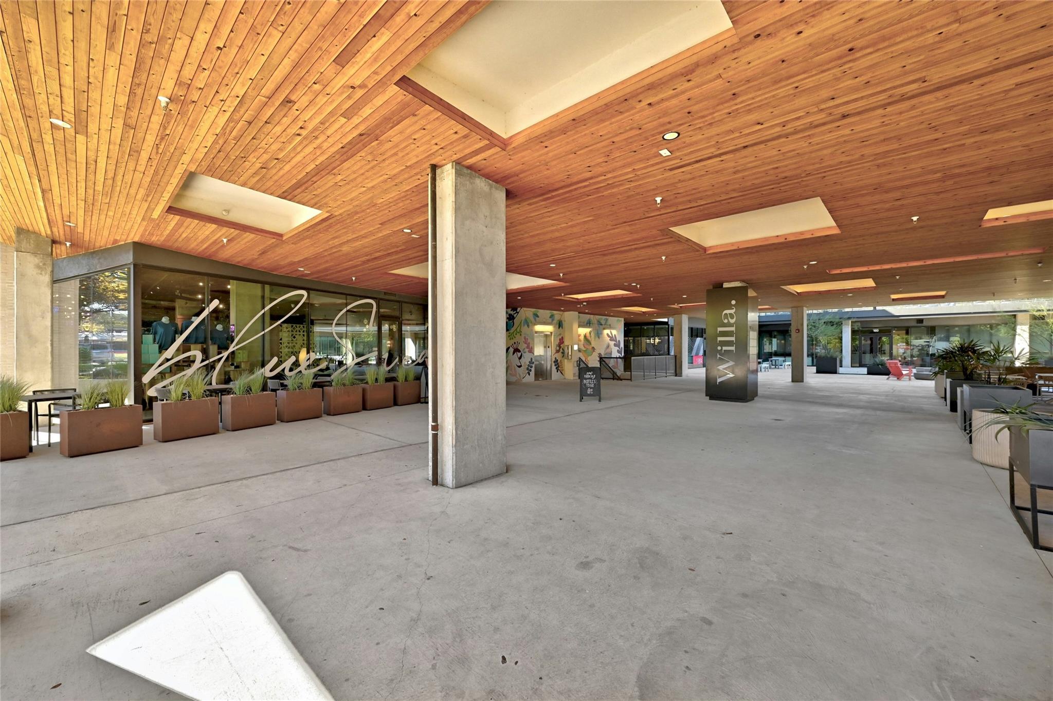 1600 S 1st St # 301, Austin, TX 78704