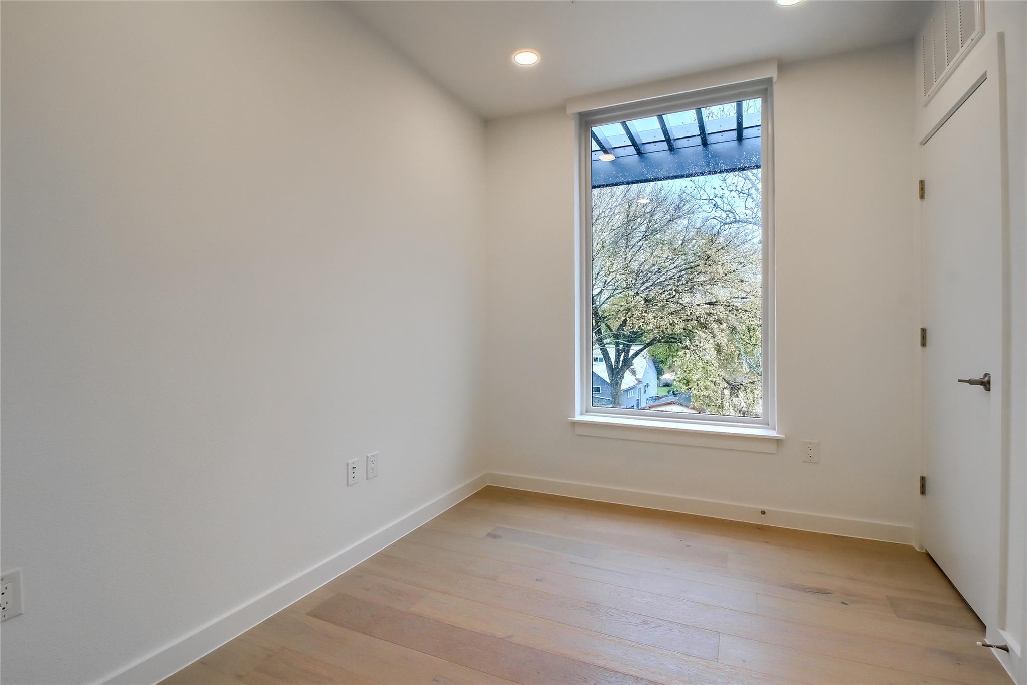 1600 S 1st St # 301, Austin, TX 78704