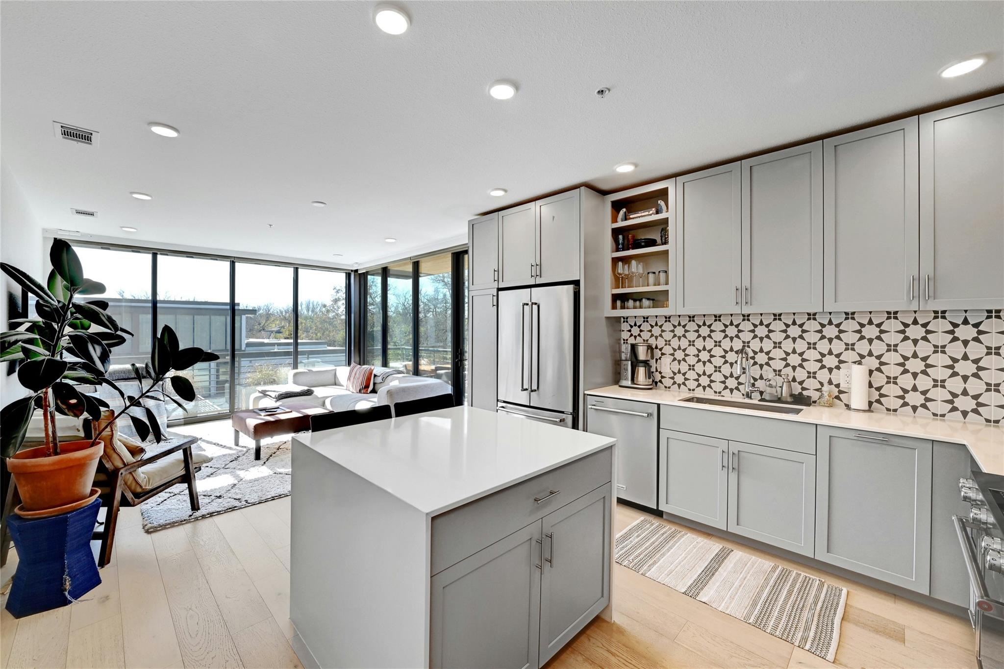 1600 S 1st St # 301, Austin, TX 78704