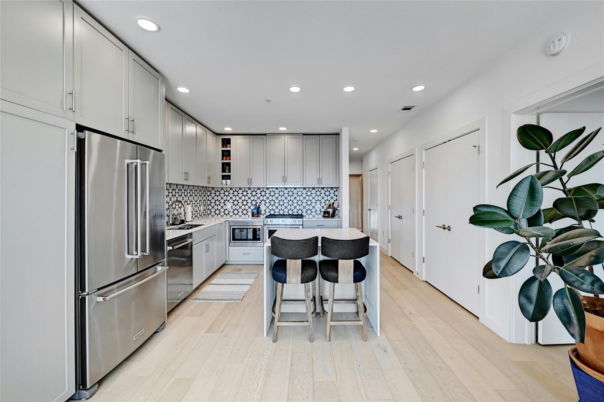 1600 S 1st St # 301, Austin, TX 78704