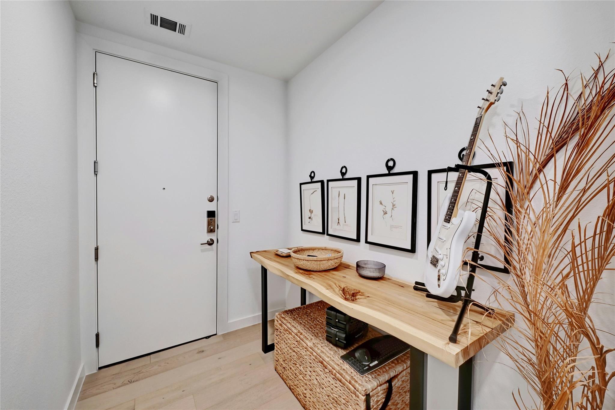 1600 S 1st St # 301, Austin, TX 78704