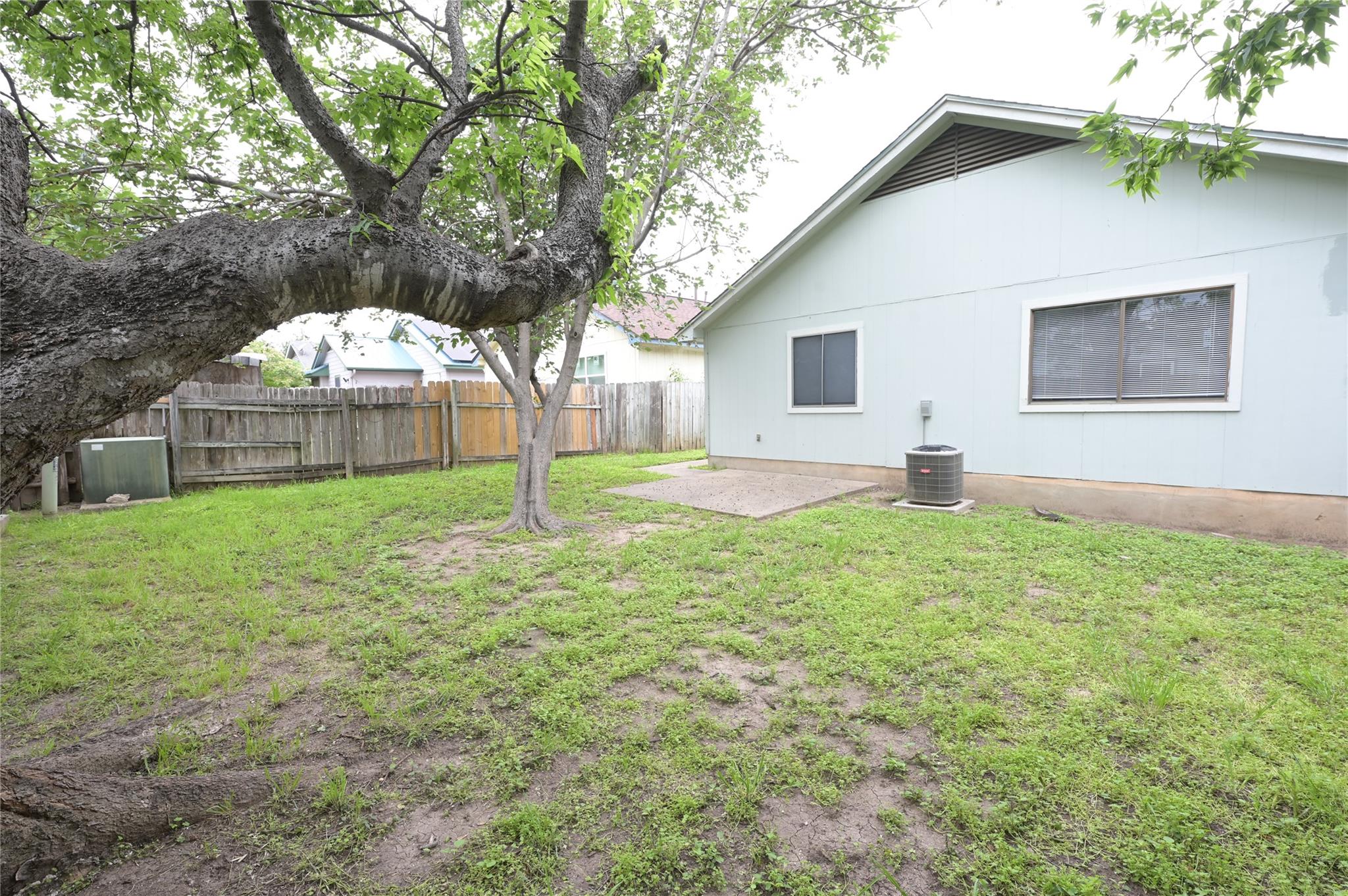 1901 Rainy Meadows Dr, Austin, TX 78758