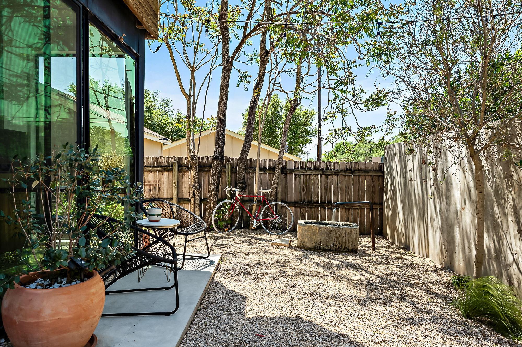 2201 Santa Rosa St, Austin, TX 78702