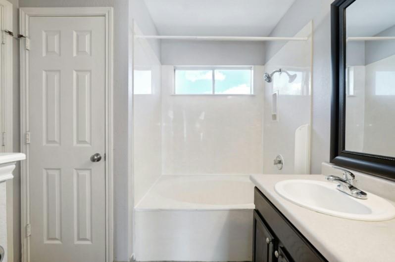 1017 Doras Dr, Pflugerville, TX 78660