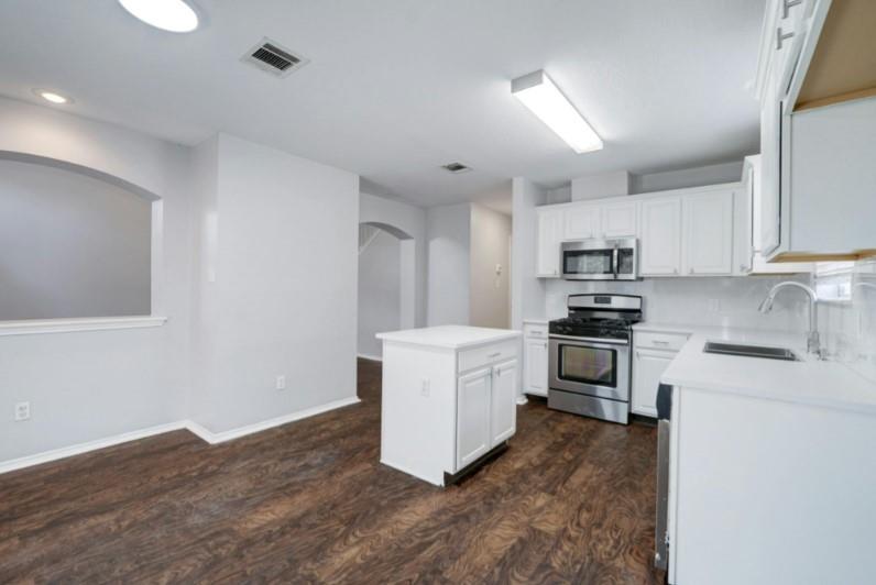 1017 Doras Dr, Pflugerville, TX 78660