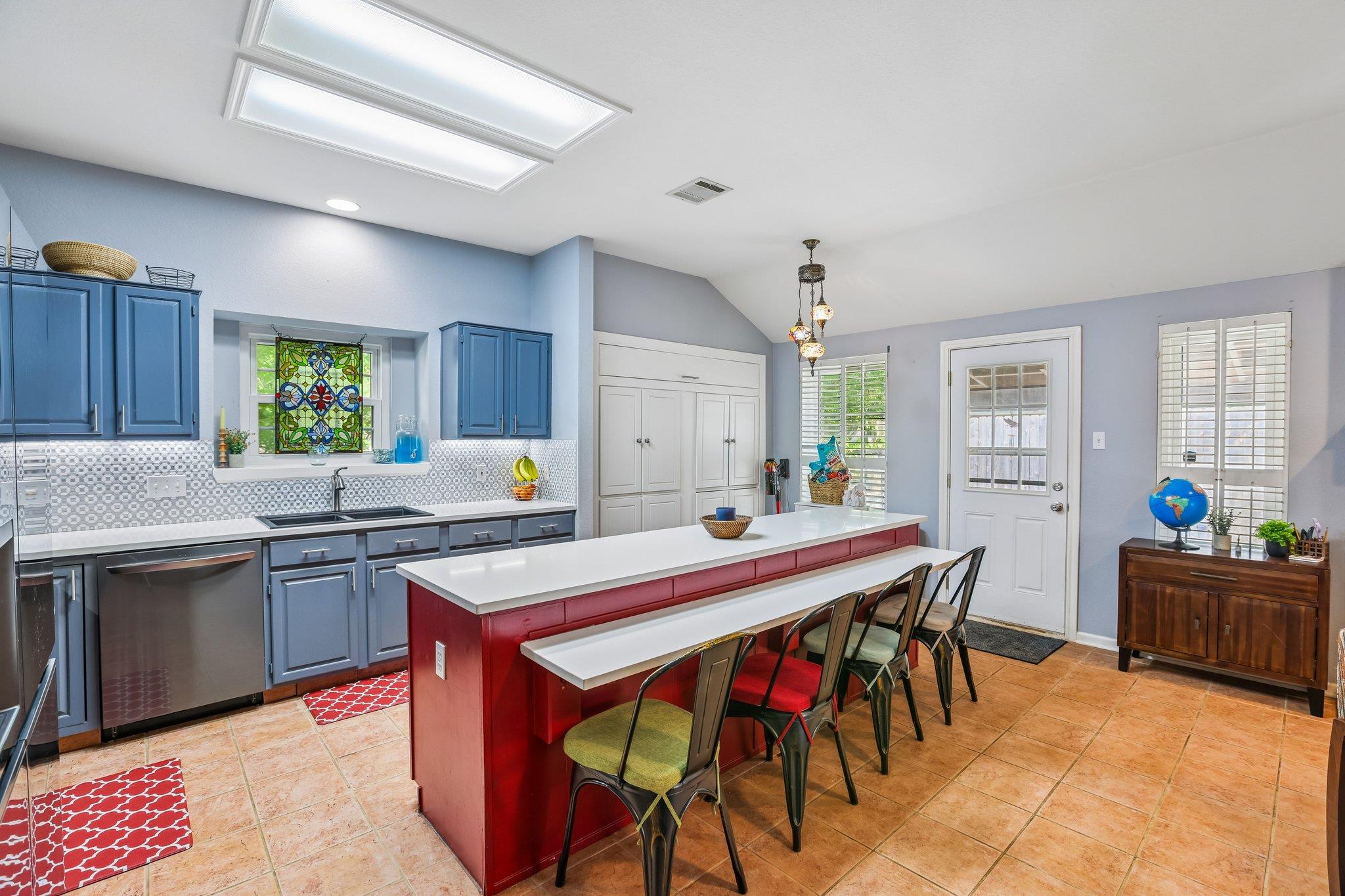 2223 Mockingbird Dr, Round Rock, TX 78681
