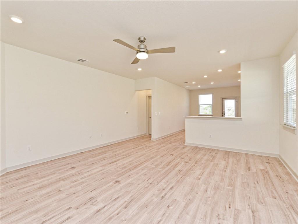 7512 Daves Landing Dr, Austin, TX 78724