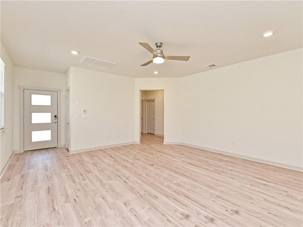 7512 Daves Landing Dr, Austin, TX 78724