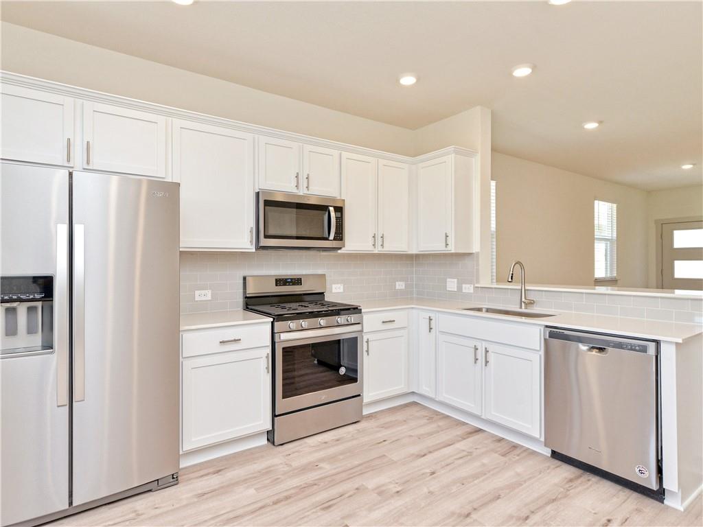7512 Daves Landing Dr, Austin, TX 78724