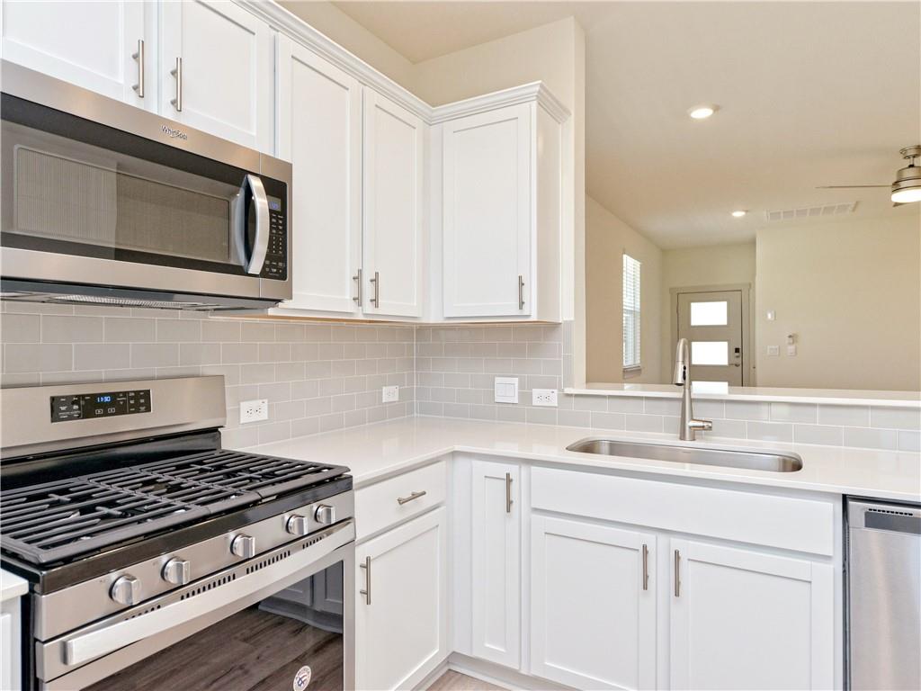 7512 Daves Landing Dr, Austin, TX 78724