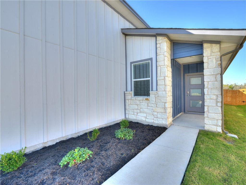 7512 Daves Landing Dr, Austin, TX 78724