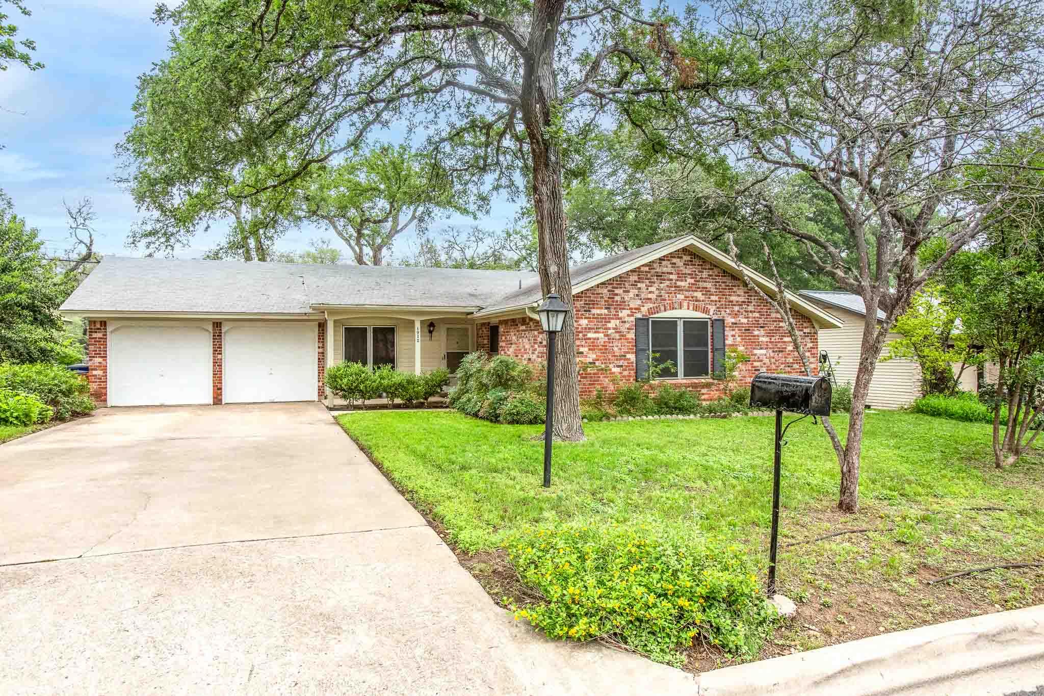 1912 Parkside Ln, Austin, TX 78745