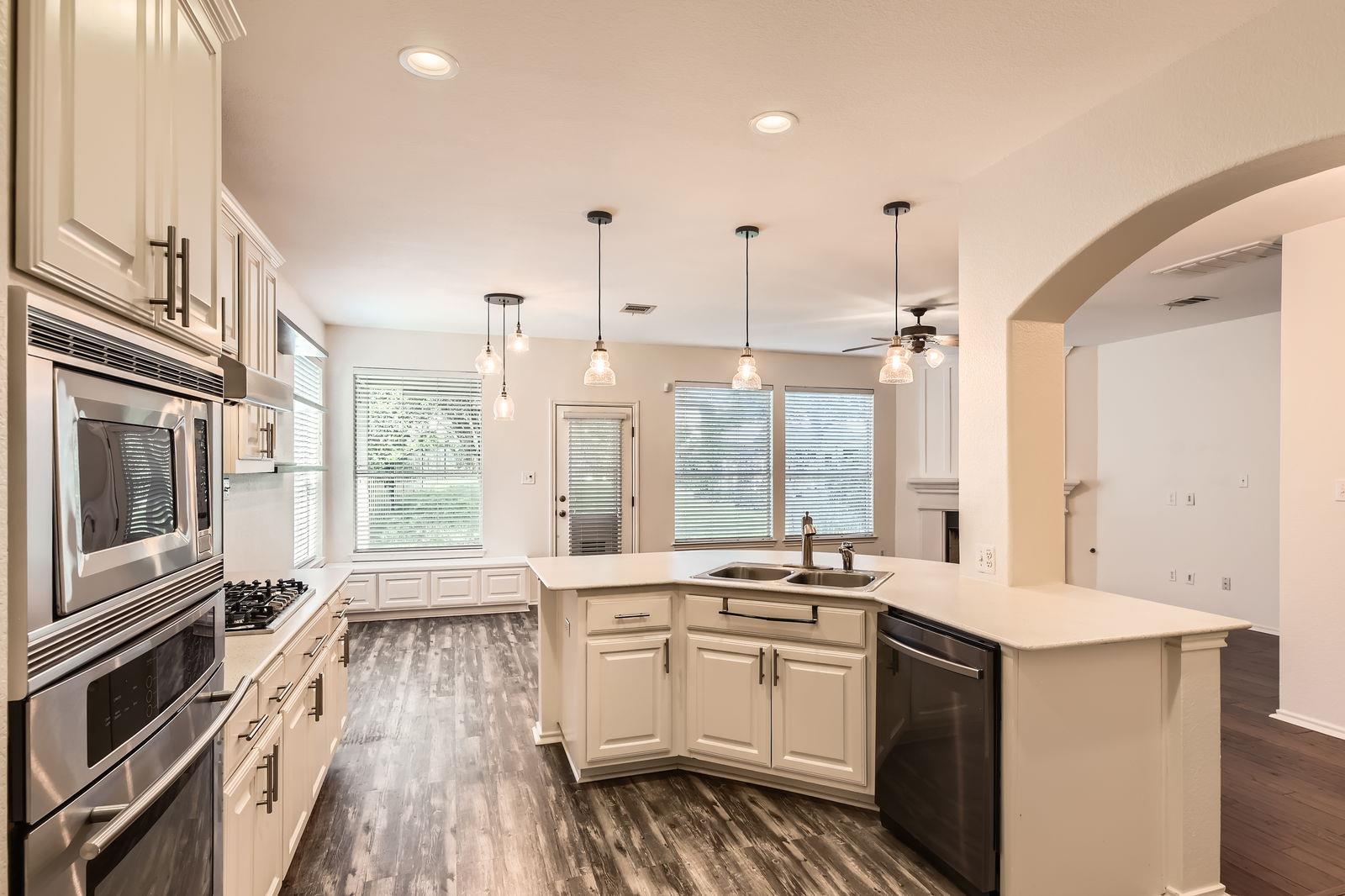65 White Magnolia Cir # 55, Lakeway, TX 78734