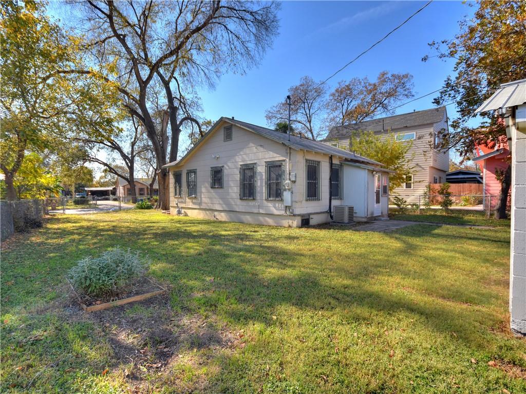 2710 Willow St, Austin, TX 78702
