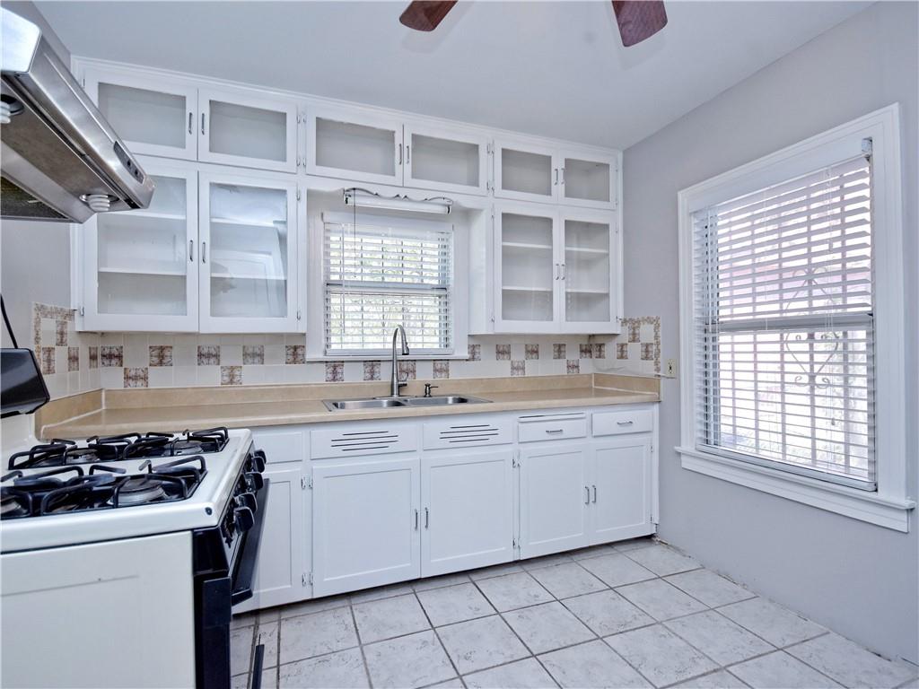 2710 Willow St, Austin, TX 78702