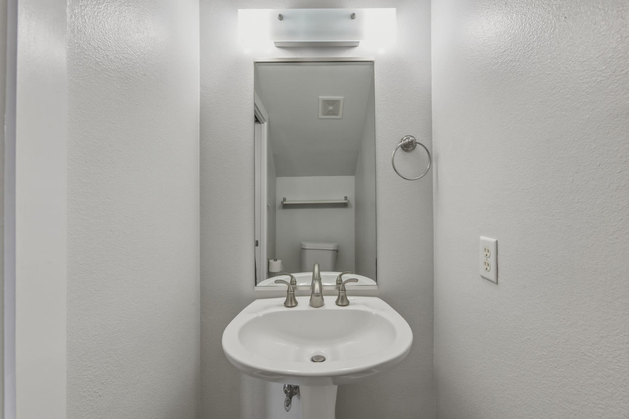 1305 E 6th St # 13, Austin, TX 78702